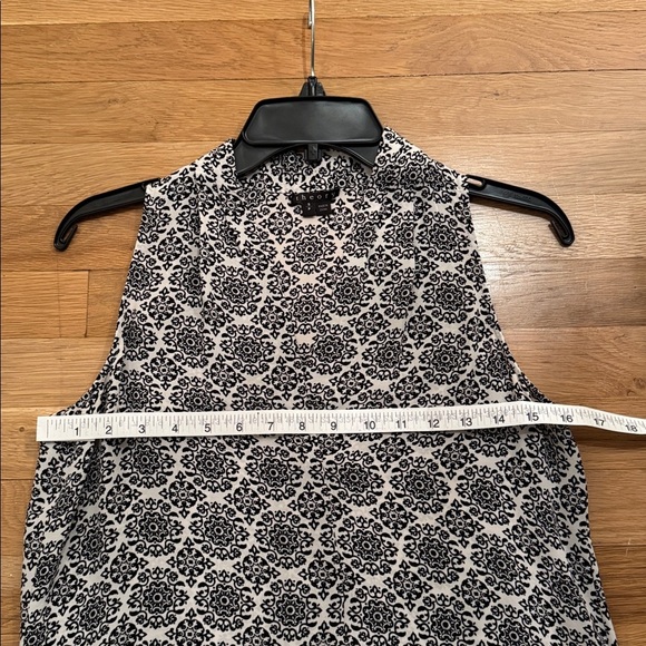 Theory Sleeveless Printed Blouse – Black & White, Size S - Picture 7 of 7